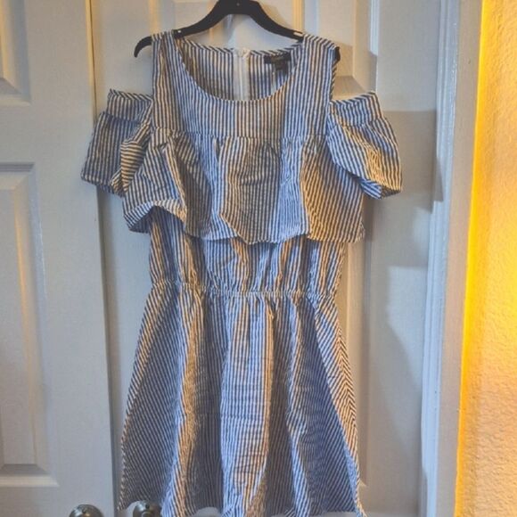 💲1️⃣0️⃣ Bundled ✔️&merci Striped Cold Shoulder Dress Elastic Waist Gingham Sz M - Picture 1 of 7